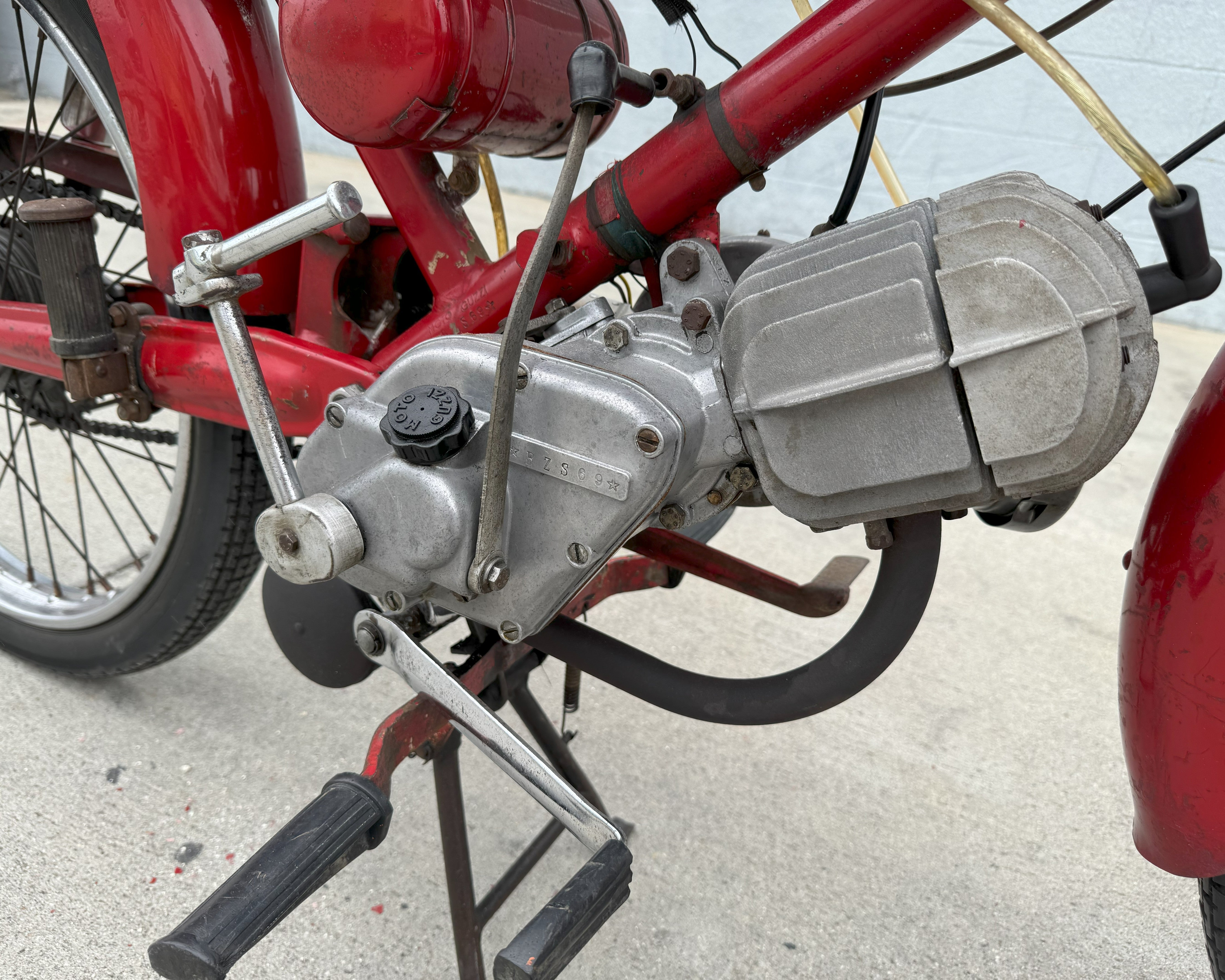MOTO GUZZI CARDELLINO モトグッチ 1957 Moto Guzzi Cardellino | Bike-urious