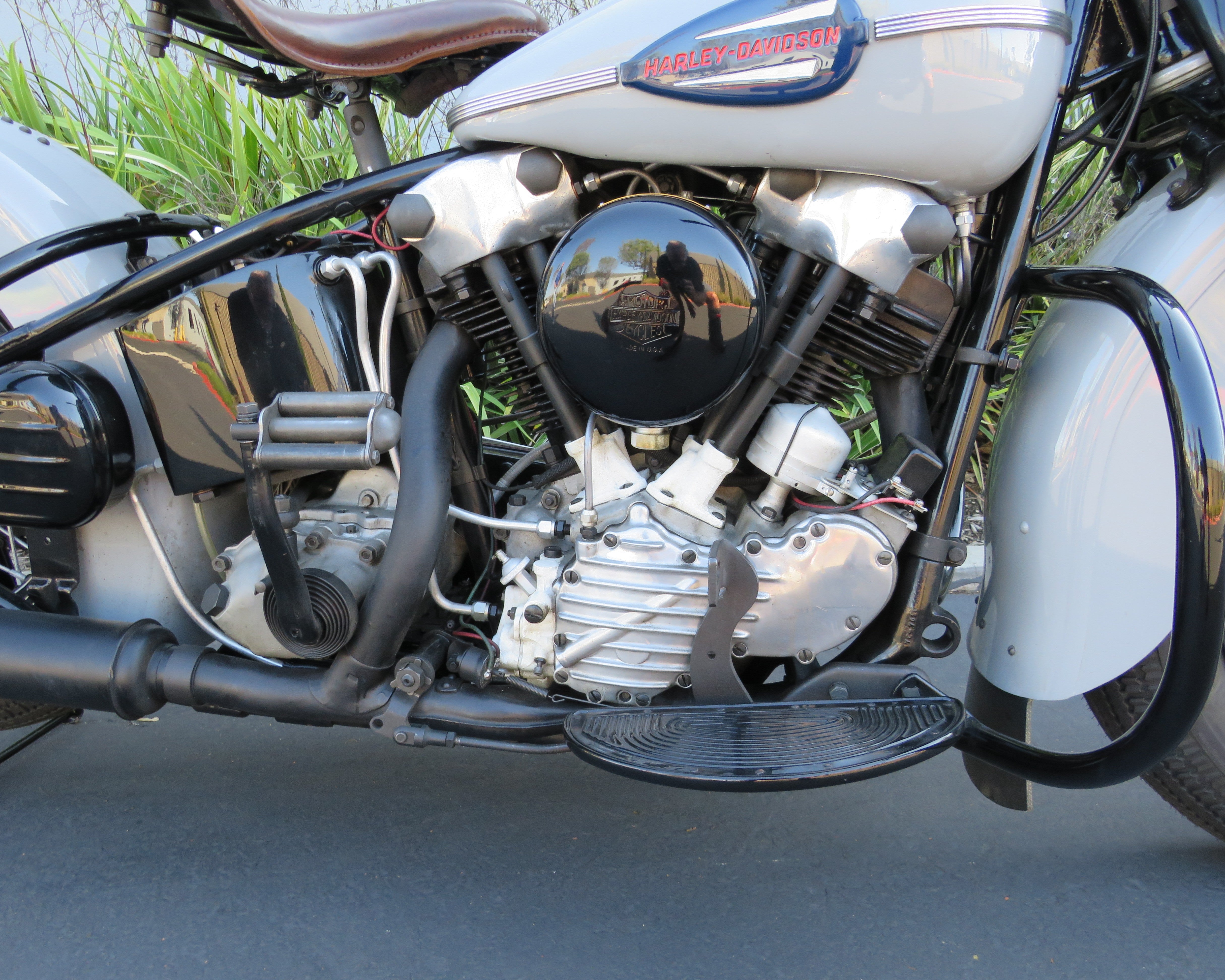 SOLD - 100 Point AMCA Judged - 1945 Harley Davidson FL Knucklehead